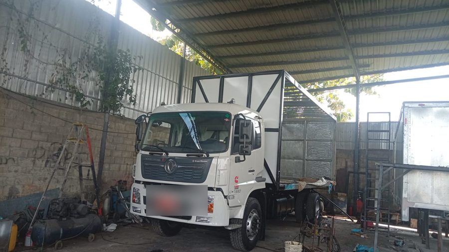 Furgón para transporte de balanceado